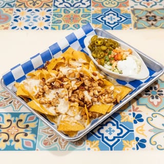 Shredded Chicken Nachos