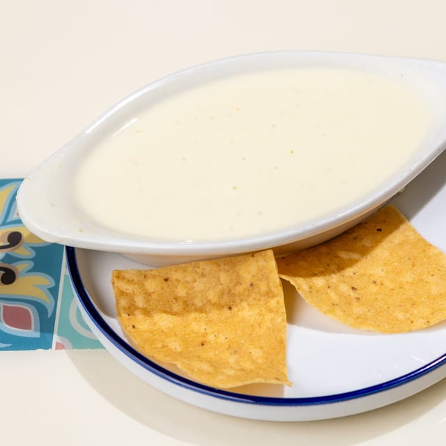 Queso Dip Blanco.