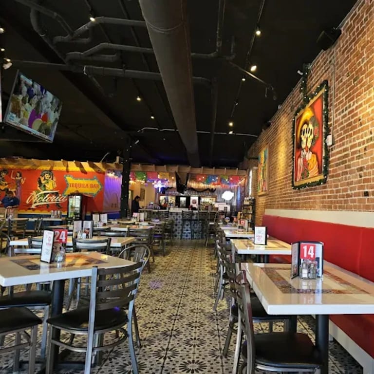 Welcome To Señor Bird's Tacos & Tequila Bar