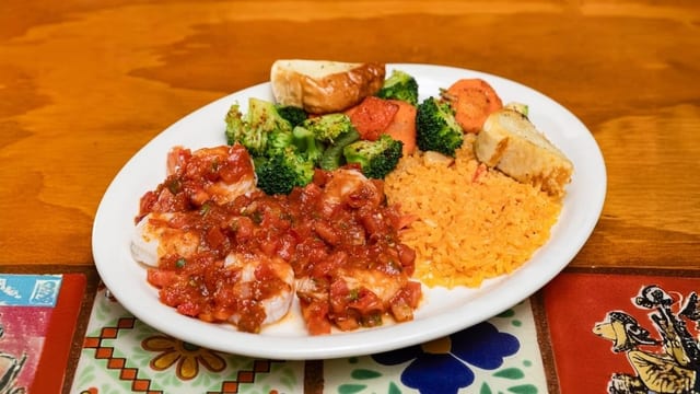 Camarones a La Mexicana.